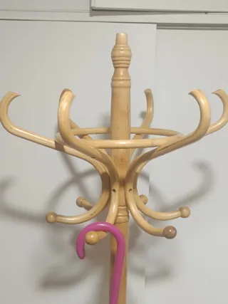 Perchero de madera grande