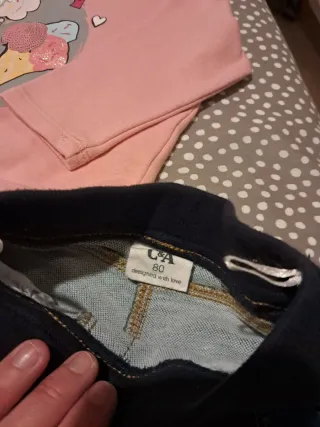 Conjunto niña T12: camiseta, pantalón y zapatillas