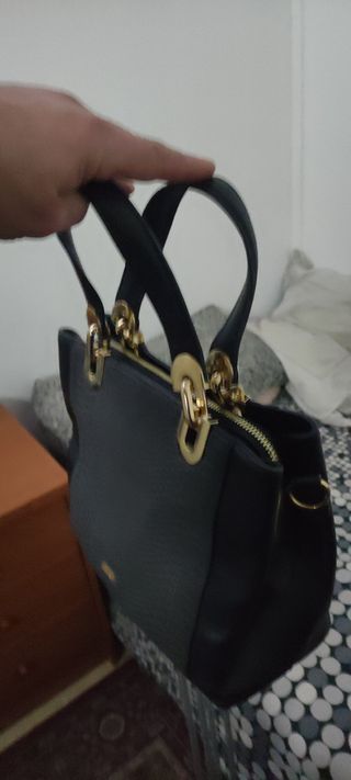 Bolso Carpisa Negro Piel Texturizada