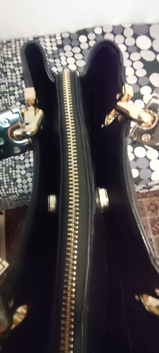 Bolso Carpisa Negro Piel Texturizada