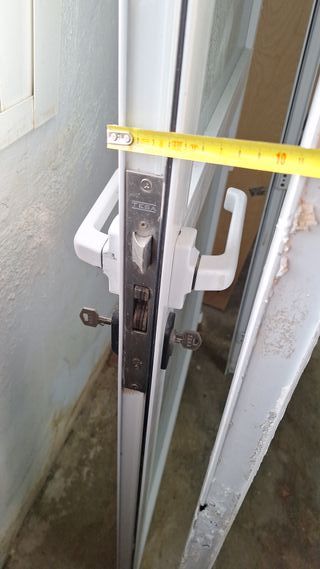 Puerta aluminio cristal con marco