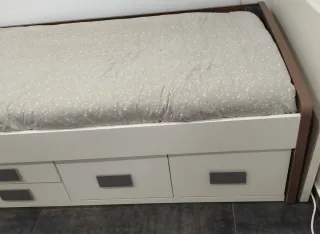 Cama compacta con cajones y somier