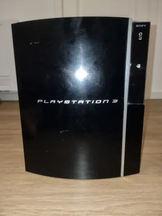 PlayStation 3 com 2 comandos originais.