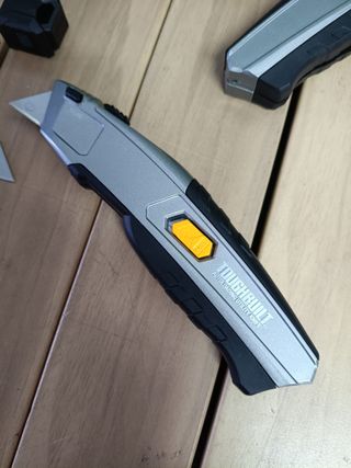 Conjunto De 2 Facas Multiusos Com Carregamento Automático Toughbuilt TB-H4S52-20