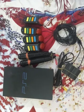 PlayStation 2 Negra Funcional (Sin Disco Duro)