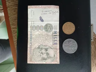 Lote Antiguo: Billetes y Monedas Extranjeras