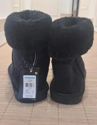Botas negras con pelo
