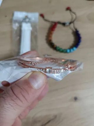 Lote de pulseras y reloj nuevo