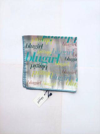 Foulard Blugirl Blumarine nuovo in seta 50 x 50 cm
