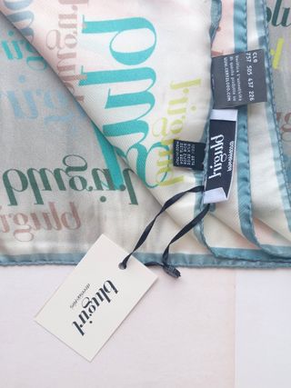Foulard Blugirl Blumarine nuovo in seta 50 x 50 cm
