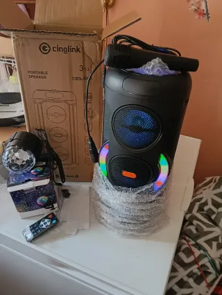 Altavoz Bluetooth Portátil con Luces LED