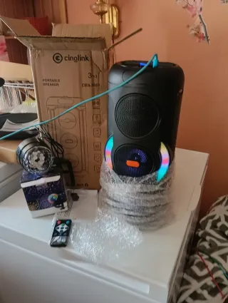 Altavoz Bluetooth Portátil con Luces LED
