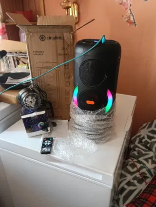 Altavoz Bluetooth Portátil con Luces LED