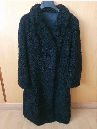 Abrigo de astracán negro