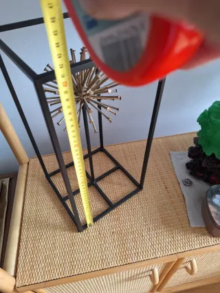 Adorno Esfera Metálica Dorada y Negra