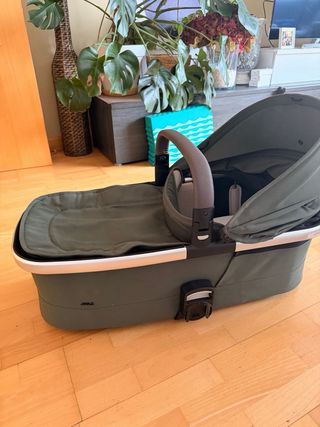 Carrito Joolz Hub con capazo