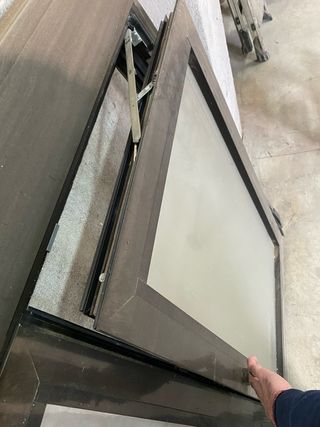 Ventana aluminio oscilobatiente