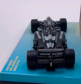 BAR HONDA 2004 CONCEPT CAR TAKUMA SATO 1:43