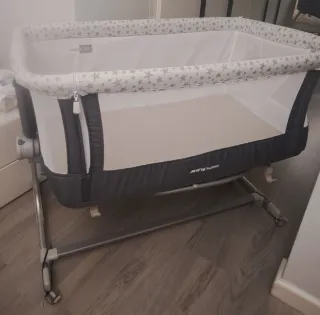 Cuna de bebé colecho gris estrellas