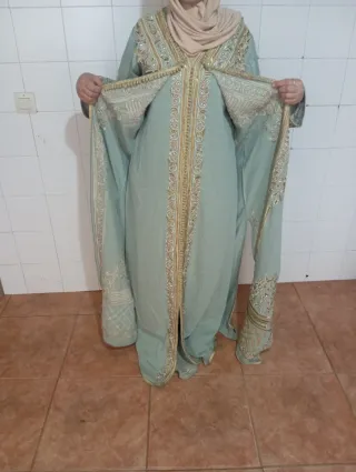 Takchita Marroquí Verde y Dorado