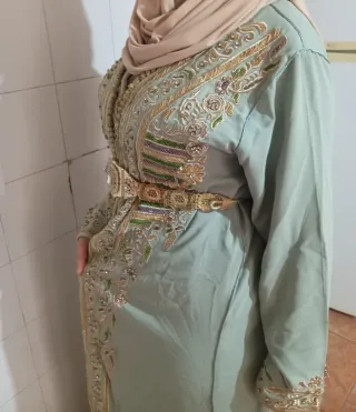 Takchita Marroquí Verde y Dorado