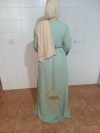 Takchita Marroquí Verde y Dorado