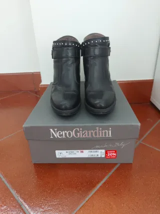 Stivaletti Nero Giardini tacco 35