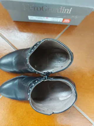 Stivaletti Nero Giardini tacco 35