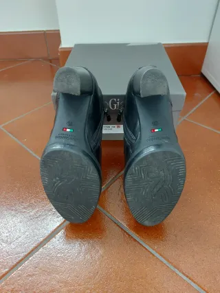 Stivaletti Nero Giardini tacco 35