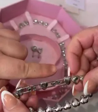 Conjunto Collar, Pulsera y Pendientes Corazón