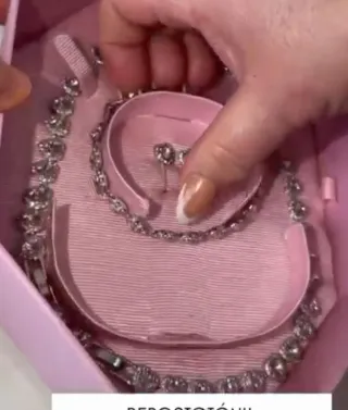 Conjunto Collar, Pulsera y Pendientes Corazón