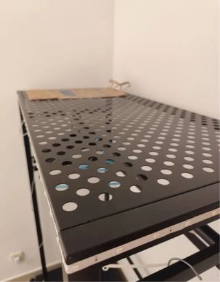 Mueble -burro/Armario abierto- Perchero negro.