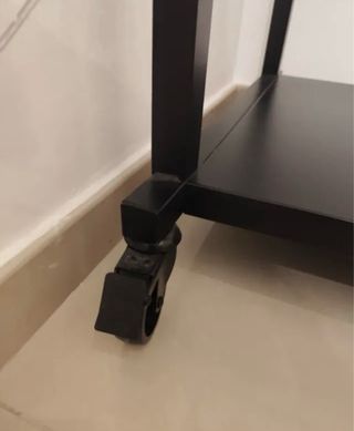 Mueble -burro/Armario abierto- Perchero negro.