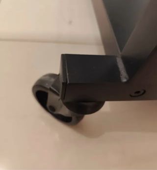 Mueble -burro/Armario abierto- Perchero negro.