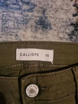 Jeans donna verdi e color mattone.