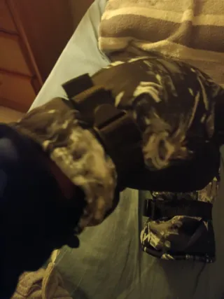 Guantes de esquí negros y blancos