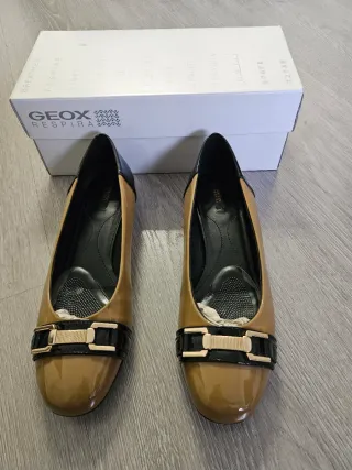 Manoletinas Geox Marrón y Negro Talla 39