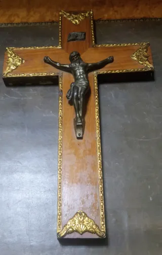 Crucifijo antiguo madera y bronce
