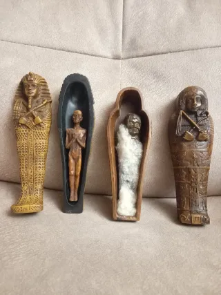 Dos Sarcófagos Egipcios Resina 17cm