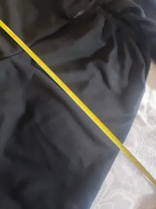 Mono con cremallera y capucha