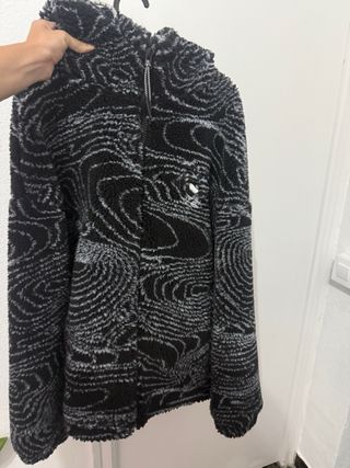 Campera oversize Zara Negra y Gris. Talle S-M