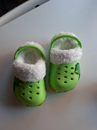 Zuecos Crocs Verdes con Luces T.22