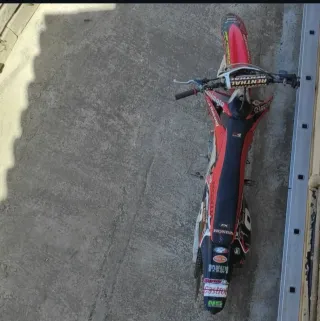 Honda Motocross Roja y Negra