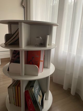 Estantería giratoria para libros