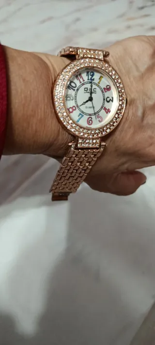 Reloj G&C Dorado y Multicolor