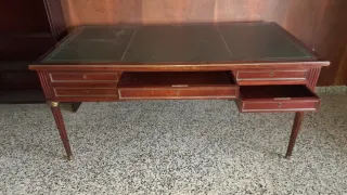 Mesa escritorio antigua madera y cuero
