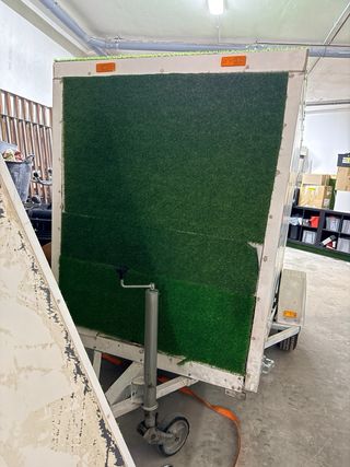 Remolque cerrado publicitario con Documentación