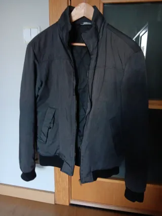 Chaqueta Zara y chaleco Bershka. Talla S