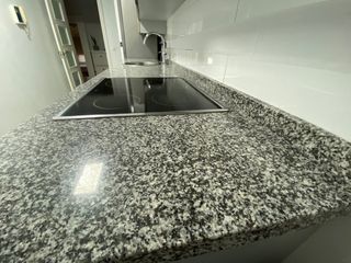 Encimera de granito gris 270 x 62 cm