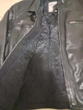 Chaqueta de cuero negra